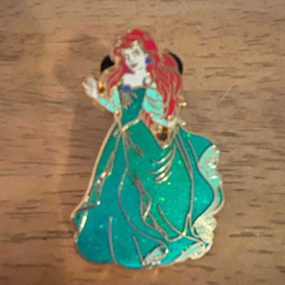 Disney 2012 The Little Mermaid Princess Ariel Glitter Dress Pin